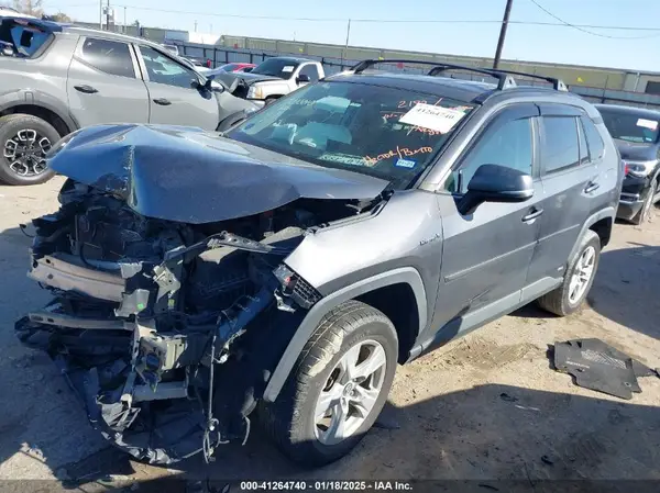 2T3MWRFVXKW033058 2019 TOYOTA RAV 4 - Image 2
