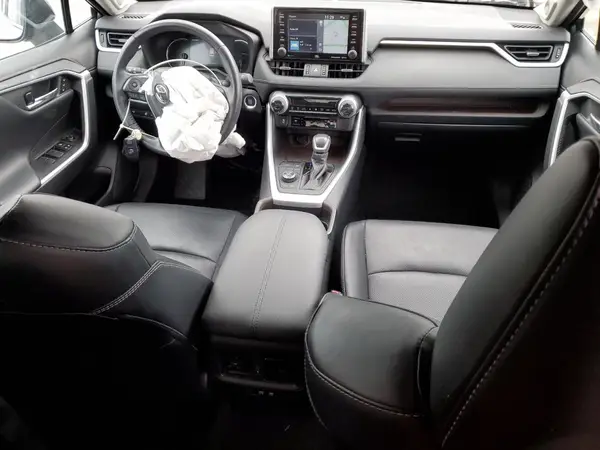 2T3N1RFV0KW079372 2019 TOYOTA RAV 4 - Image 8