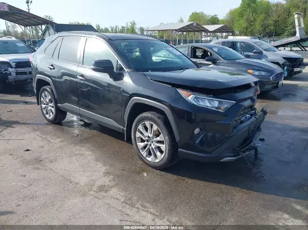 2T3N1RFV2KC039246 2019 TOYOTA RAV 4 - Image 1