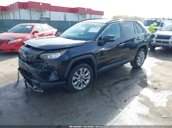 2T3N1RFV2KC039246 2019 TOYOTA RAV 4 - Image 2
