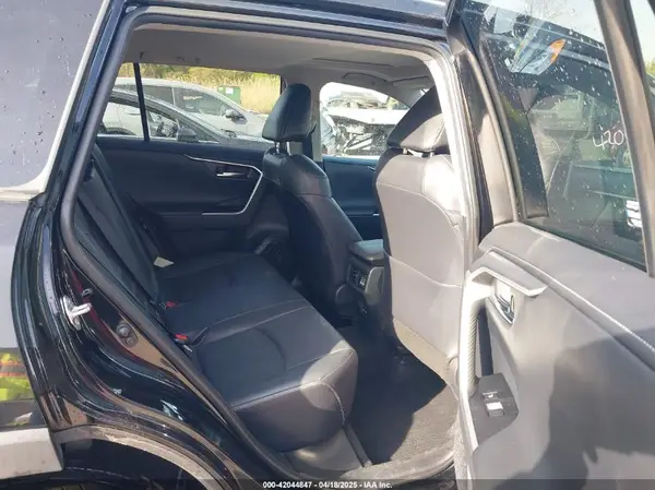 2T3N1RFV2KC039246 2019 TOYOTA RAV 4 - Image 8