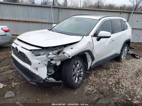 2T3N1RFV2KC040042 2019 TOYOTA RAV 4 - Image 2