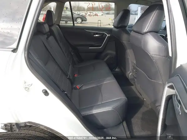 2T3N1RFVXKW071165 2019 TOYOTA RAV 4 - Image 8