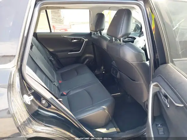 2T3N1RFVXKW082697 2019 TOYOTA RAV 4 - Image 8