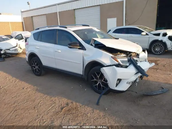 2T3NFREV0HW397438 2017 TOYOTA RAV 4 - Image 1
