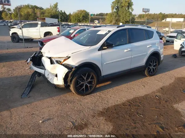 2T3NFREV0HW397438 2017 TOYOTA RAV 4 - Image 2
