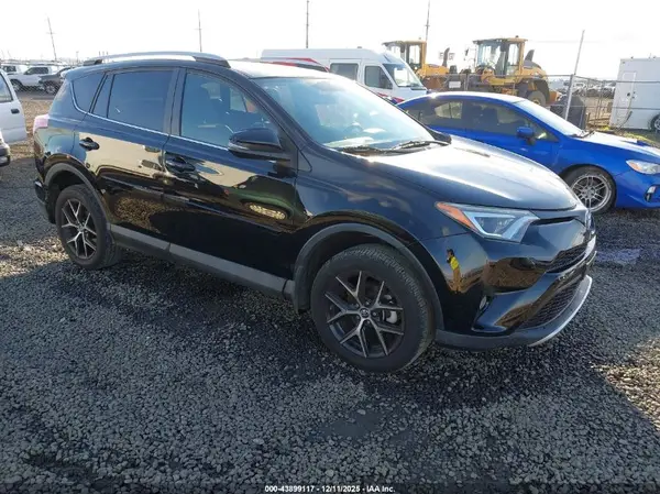 2T3NFREV2GW301145 2016 TOYOTA RAV 4 - Image 1