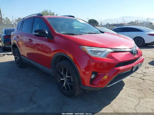 2T3NFREV2HW391978 2017 TOYOTA RAV 4 - Image 1