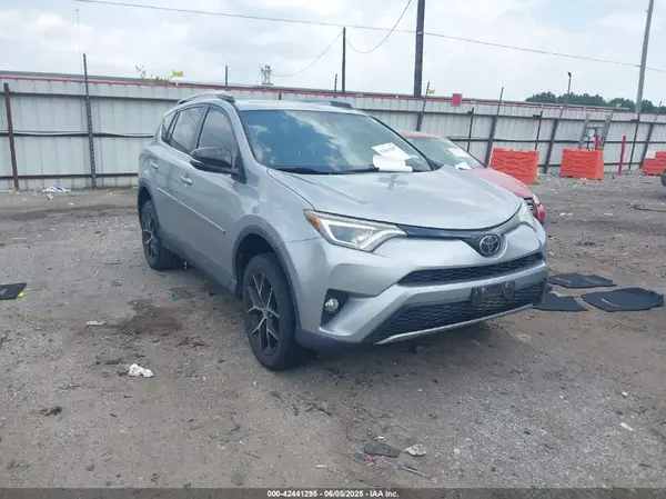 2T3NFREV3JW450509 2018 TOYOTA RAV 4 - Image 1