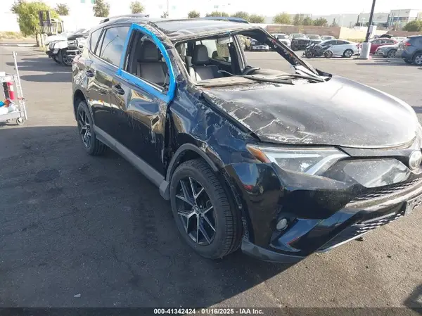 2T3NFREV6HW334781 2017 TOYOTA RAV 4 - Image 1