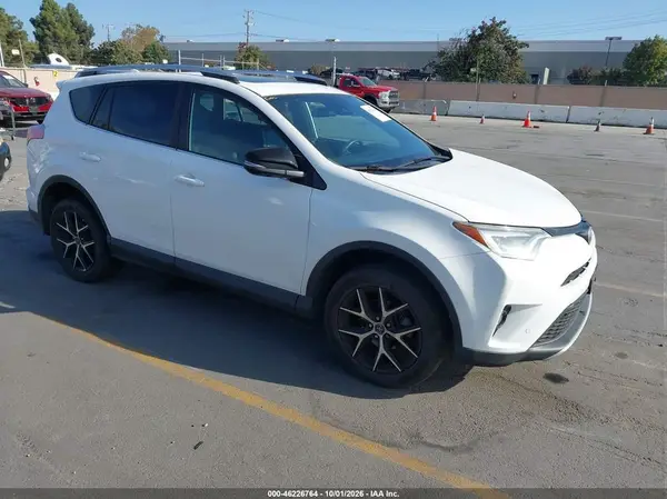 2T3NFREV9GW256950 2016 TOYOTA RAV 4 - Image 1