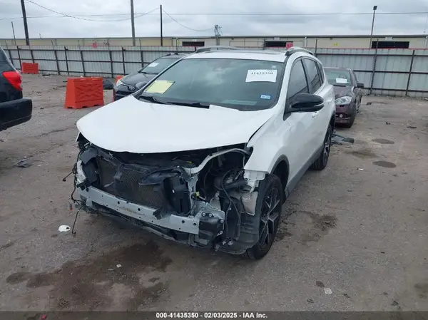 2T3NFREV9JW452684 2018 TOYOTA RAV 4 - Image 2