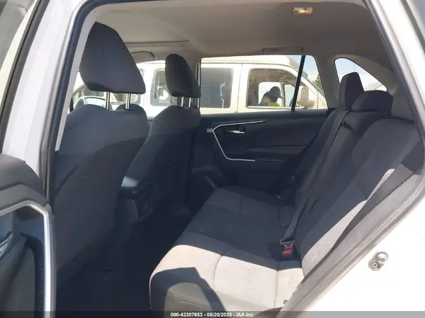 2T3P1RFV0KC007727 2019 TOYOTA RAV 4 - Image 8