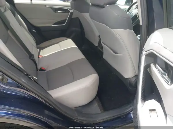 2T3P1RFV0KC021630 2019 TOYOTA RAV 4 - Image 8
