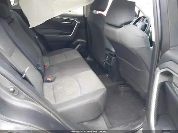 2T3P1RFV0MW213664 2021 TOYOTA RAV 4 - Image 8