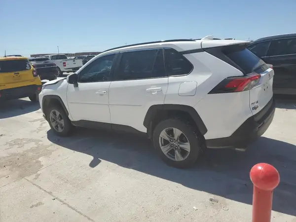 2T3P1RFV0NC274807 2022 TOYOTA RAV 4 - Image 2