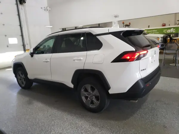2T3P1RFV0NW250943 2022 TOYOTA RAV 4 - Image 2