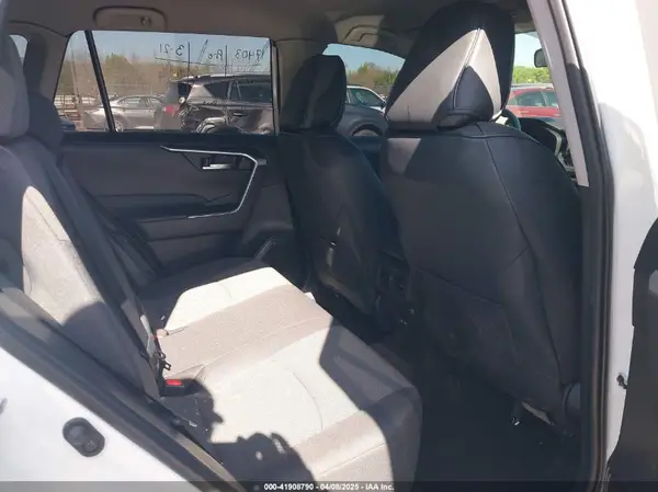 2T3P1RFV0PC327363 2023 TOYOTA RAV 4 - Image 8