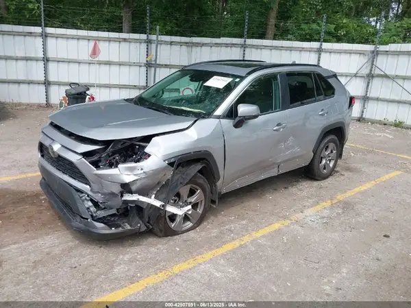 2T3P1RFV0RC478979 2024 TOYOTA RAV 4 - Image 2