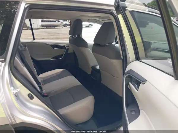 2T3P1RFV0RC478979 2024 TOYOTA RAV 4 - Image 8