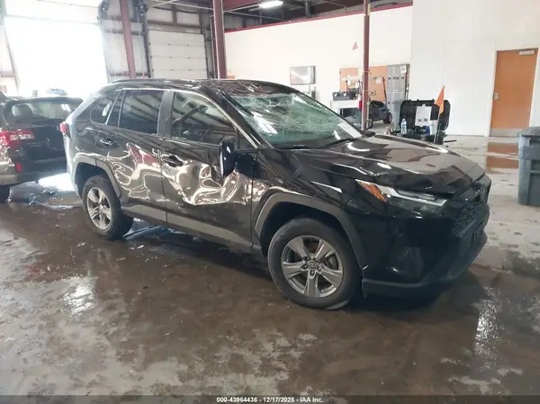 2T3P1RFV0RW424211 2024 TOYOTA RAV 4 - Image 1
