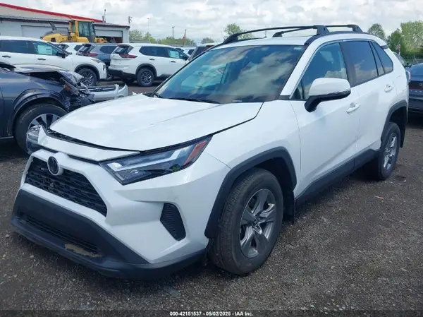 2T3P1RFV0RW465695 2024 TOYOTA RAV 4 - Image 2