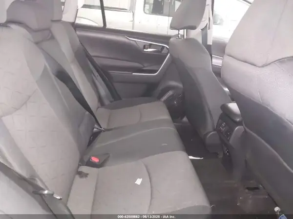 2T3P1RFV1KC025542 2019 TOYOTA RAV 4 - Image 8