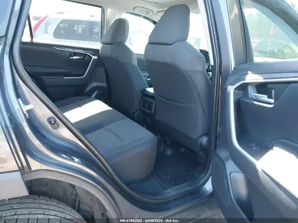 2T3P1RFV1KW056420 2019 TOYOTA RAV 4 - Image 8