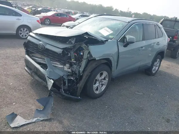 2T3P1RFV1MC141164 2021 TOYOTA RAV 4 - Image 2