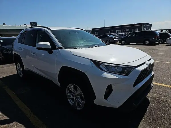 2T3P1RFV1MC215750 2021 TOYOTA RAV 4 - Image 1