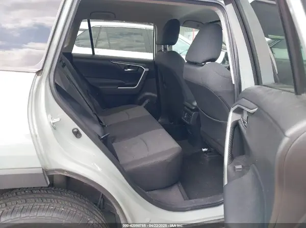 2T3P1RFV1MW156908 2021 TOYOTA RAV 4 - Image 8