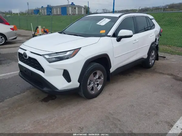 2T3P1RFV1NC316045 2022 TOYOTA RAV 4 - Image 2