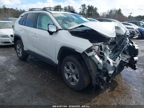 2T3P1RFV1NW325228 2022 TOYOTA RAV 4 - Image 1