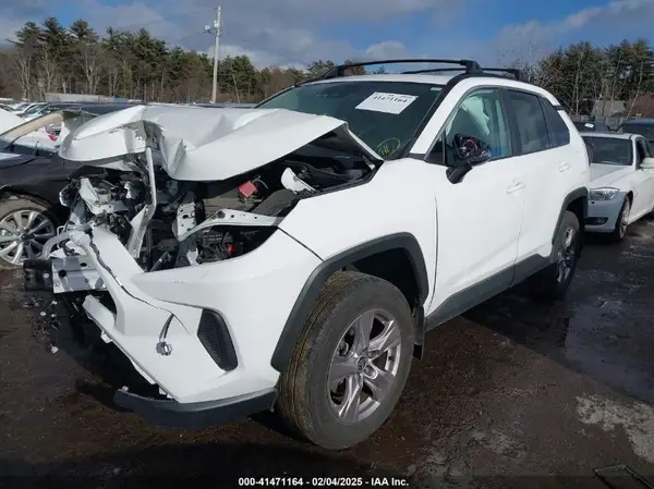 2T3P1RFV1NW325228 2022 TOYOTA RAV 4 - Image 2