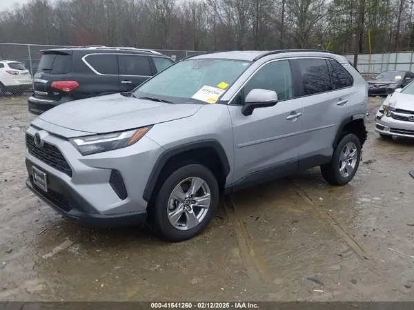 2T3P1RFV1PW358913 2023 TOYOTA RAV 4 - Image 2