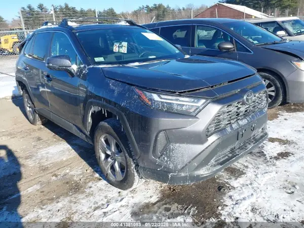 2T3P1RFV1RC413901 2024 TOYOTA RAV 4 - Image 1