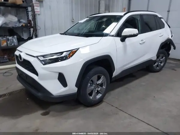 2T3P1RFV1RC454870 2024 TOYOTA RAV 4 - Image 2