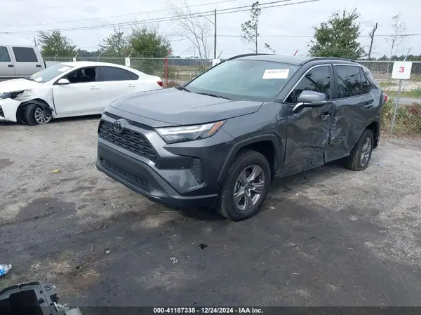 2T3P1RFV1RW422693 2024 TOYOTA RAV 4 - Image 2