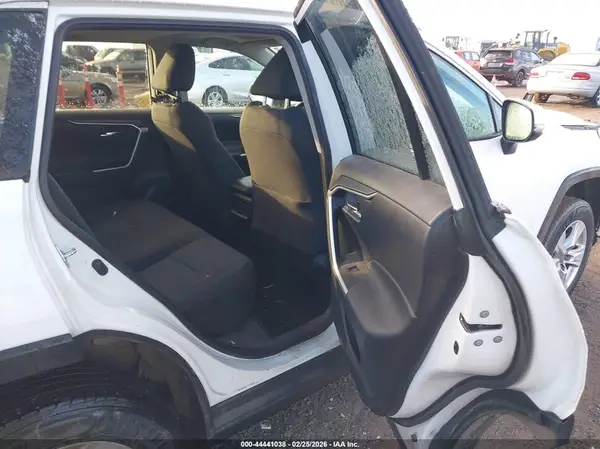 2021 TOYOTA RAV 4 auction photo 8