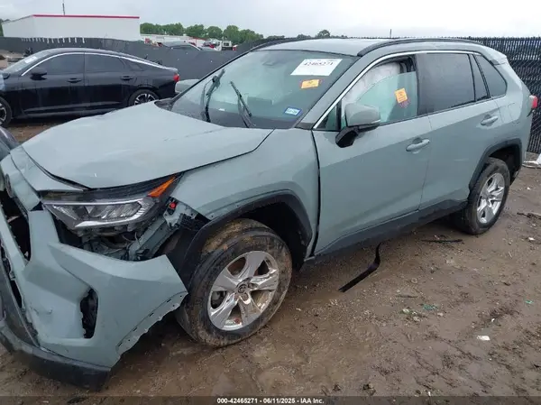 2T3P1RFV2MW186466 2021 TOYOTA RAV 4 - Image 2