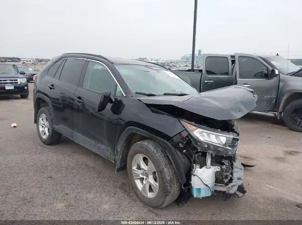 2T3P1RFV2MW208496 2021 TOYOTA RAV 4 - Image 1