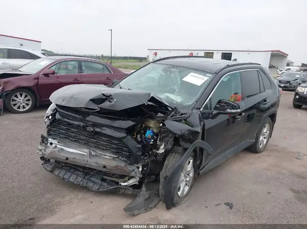 2T3P1RFV2MW208496 2021 TOYOTA RAV 4 - Image 2