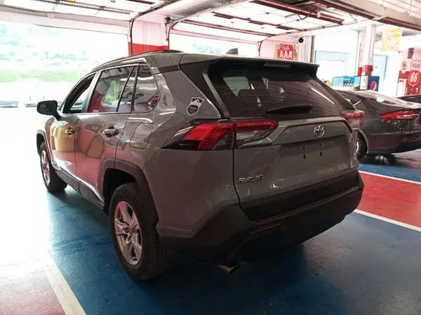 2T3P1RFV2MW225640 2021 TOYOTA RAV 4 - Image 1