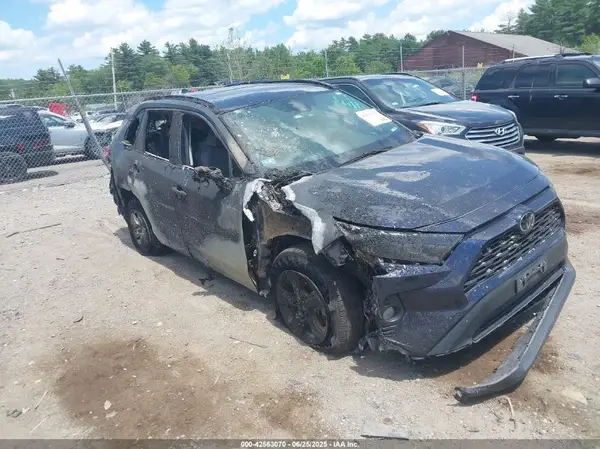 2T3P1RFV2MW240252 2021 TOYOTA RAV 4 - Image 1