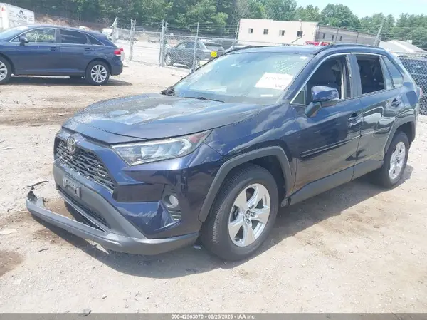 2T3P1RFV2MW240252 2021 TOYOTA RAV 4 - Image 2