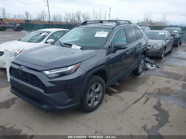 2T3P1RFV2NC272895 2022 TOYOTA RAV 4 - Image 2