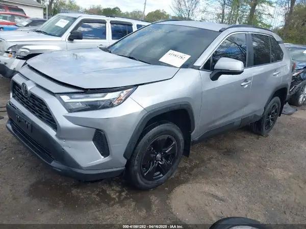 2T3P1RFV2NC316877 2022 TOYOTA RAV 4 - Image 2