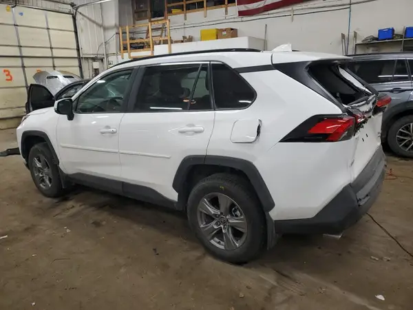 2T3P1RFV2RC459785 2024 TOYOTA RAV 4 - Image 2