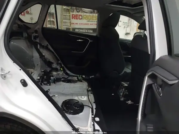 2T3P1RFV3KW017781 2019 TOYOTA RAV 4 - Image 8