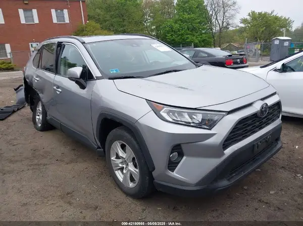 2T3P1RFV3MC247132 2021 TOYOTA RAV 4 - Image 1